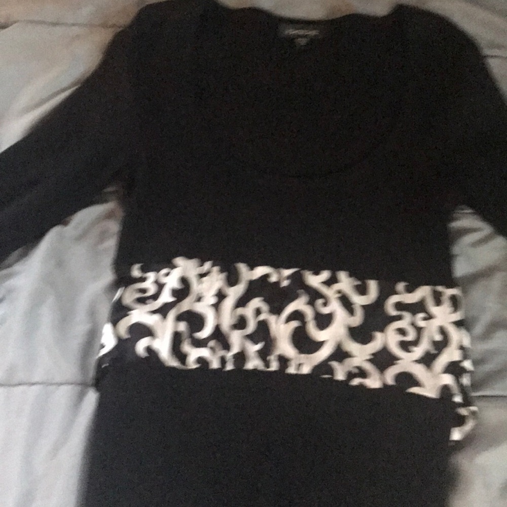 Black and white Bebe top